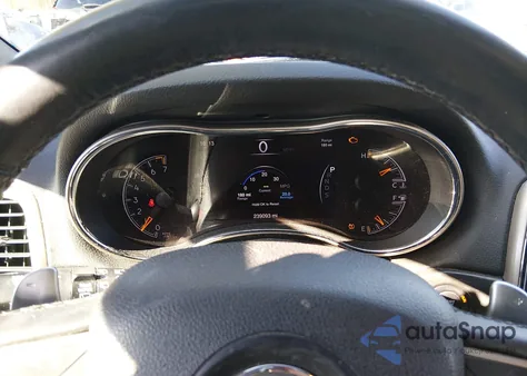 2015 Jeep Grand Cherokee Limited z USA, uszkodzony, nr VIN 1C4RJEBG4FC217831